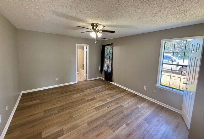 Building Photo - 2516 Glenn Pl