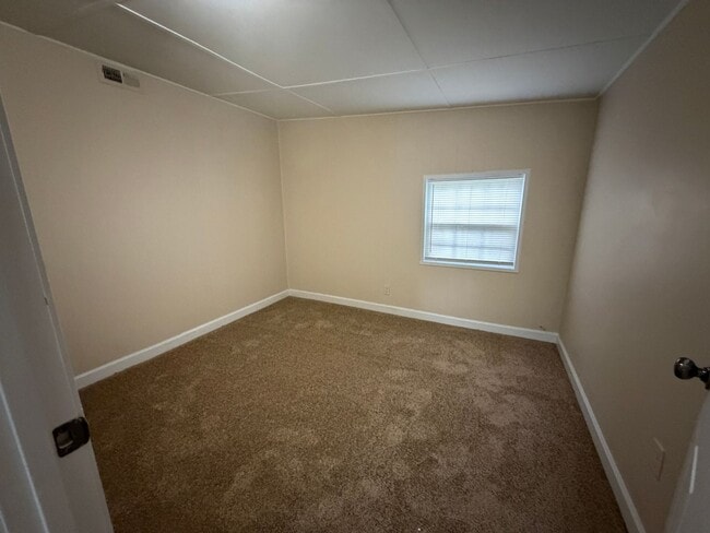 Building Photo - One Bedroom Home