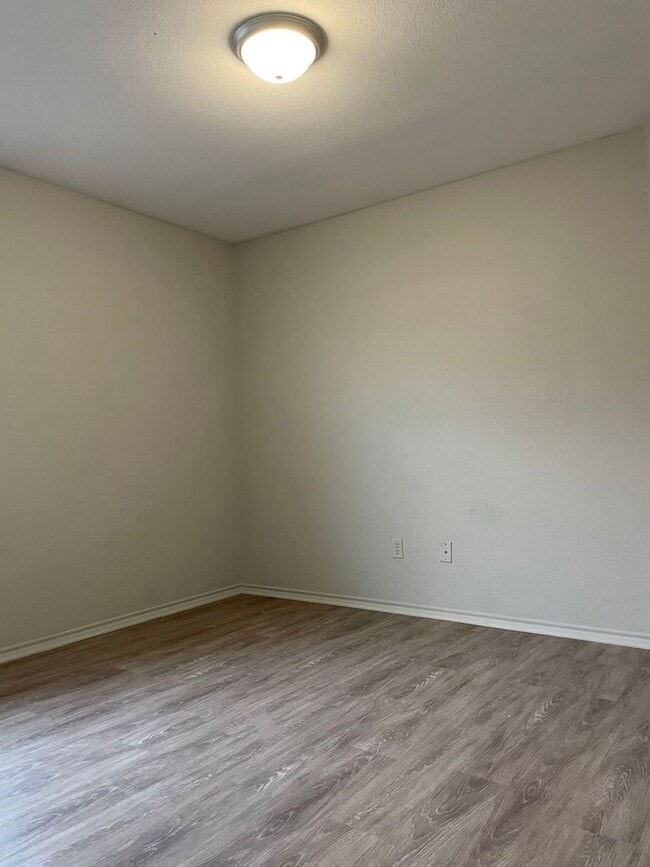 Building Photo - 3613 Dove Ln