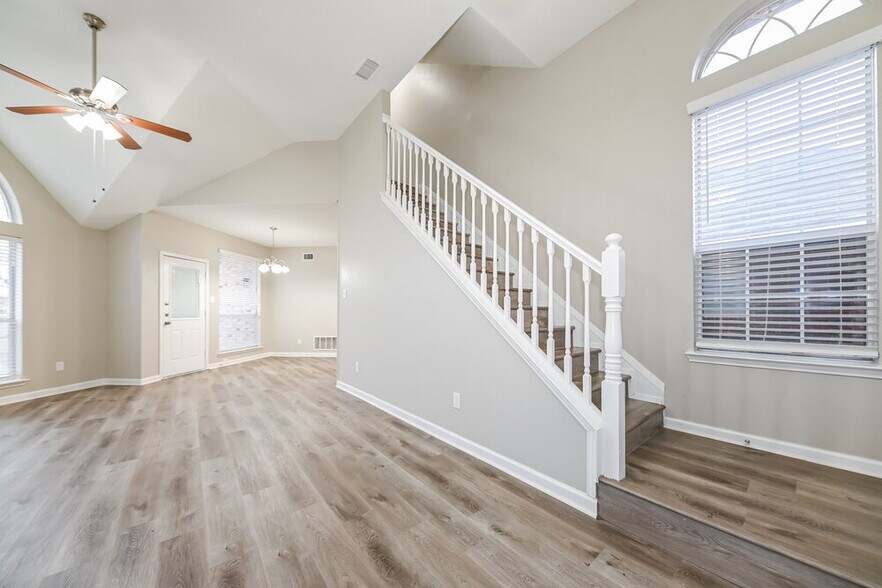 Building Photo - 2209 Amber Springs