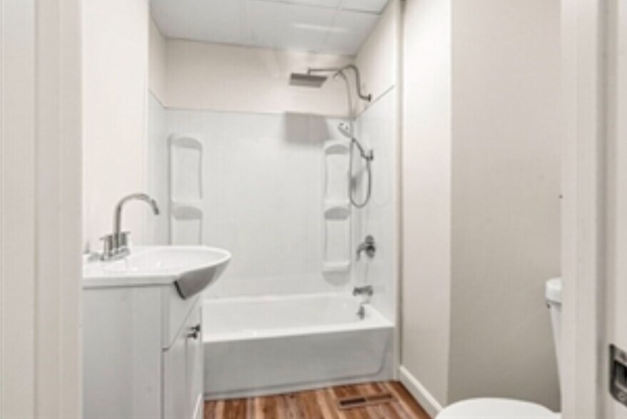 Building Photo - 59 Cedar St