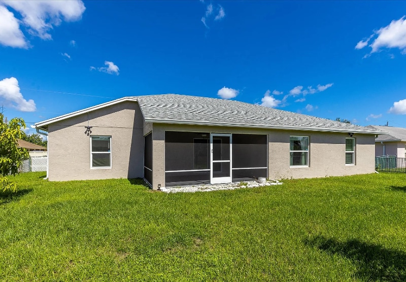 Building Photo - 512 SW McComb Ave