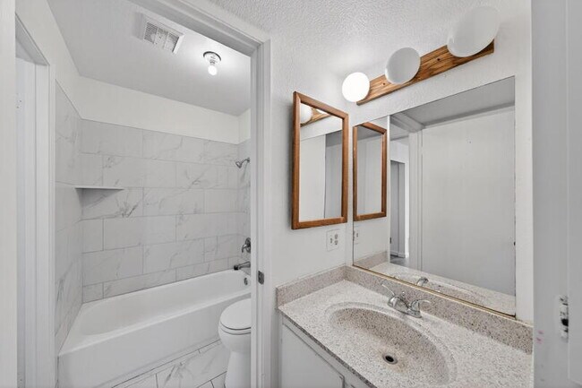 Building Photo - 251 Del Verde Cir