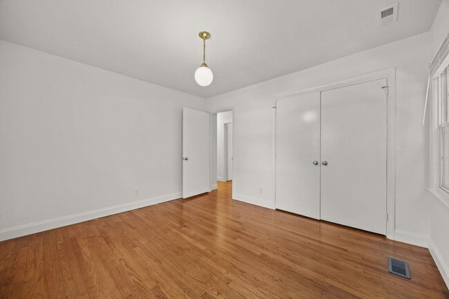 Building Photo - 3 Bed 2 Bath Just Outside Downtown Lilling...