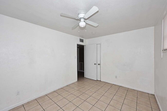 Building Photo - 8806 N 30th Ave
