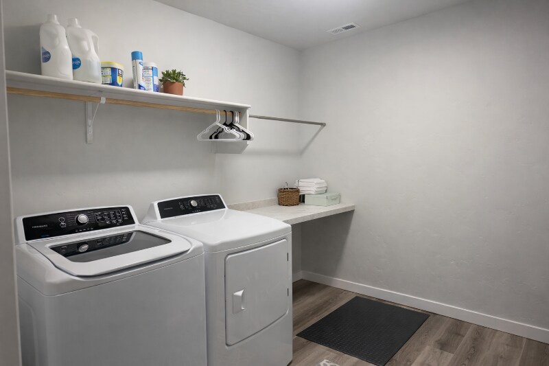 Building Photo - 8884 W Hill Rd Pkwy