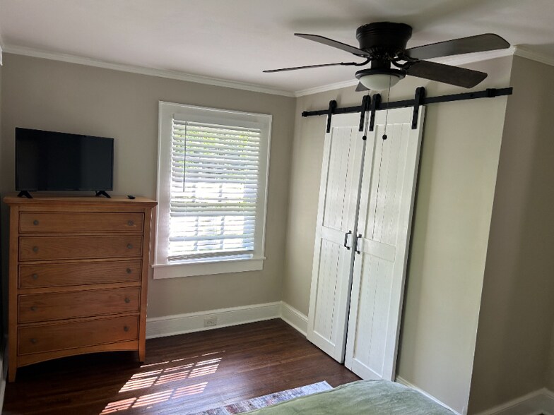 Building Photo - 1317 W 4th St