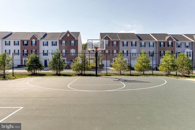 Building Photo - 7254 Mockingbird Cir