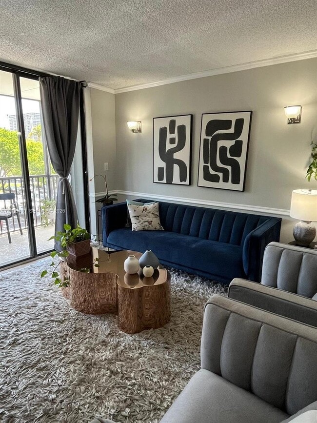 Building Photo - 3475 N Country Club Dr