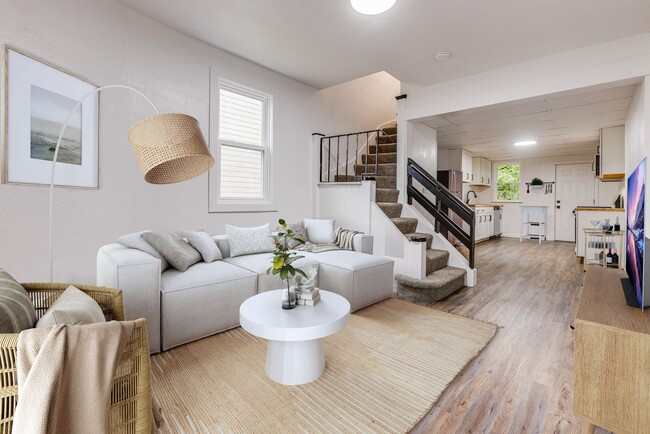 Building Photo - 632 Curtis St