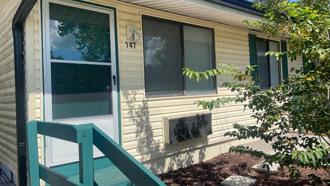 Building Photo - 33305 Ryan Dr