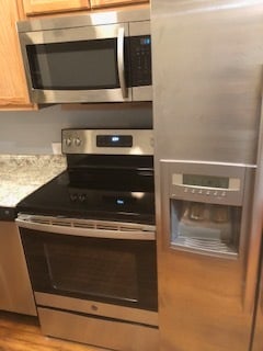 Nice Appliances! - 116 Bowmar St