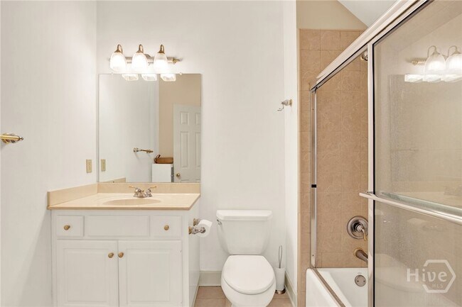 Building Photo - 2 Wakefield Pl