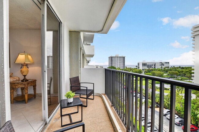 Building Photo - 2121 N Ocean Blvd