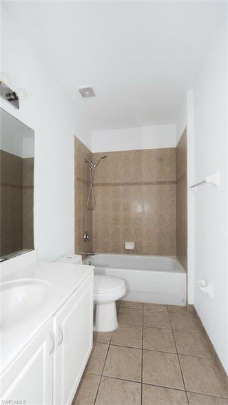 Building Photo - 7077 Venice Way