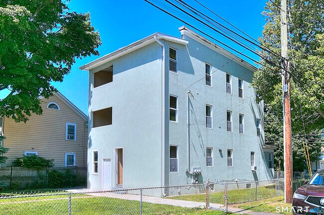 Building Photo - 2029 Kings Hwy