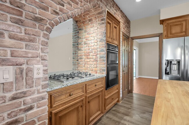 Building Photo - 1807 Brookchester Dr