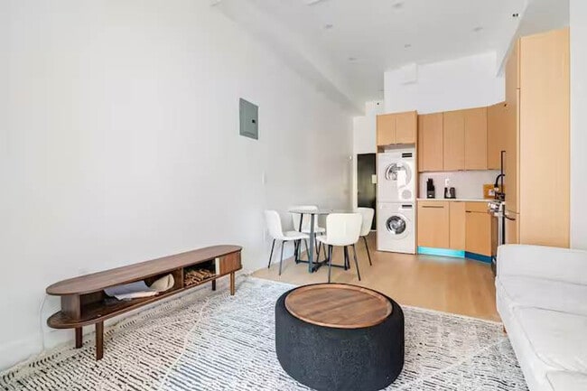 Building Photo - 19 St Marks Pl