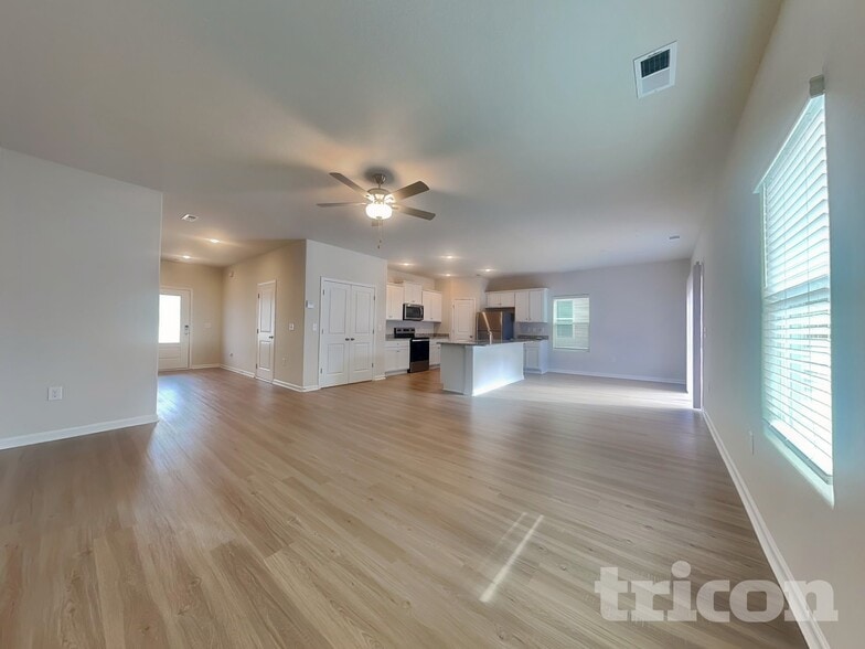 Building Photo - 6432 Lowe Ln