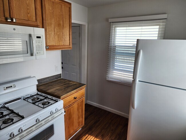 Building Photo - 4723 Polk Ave