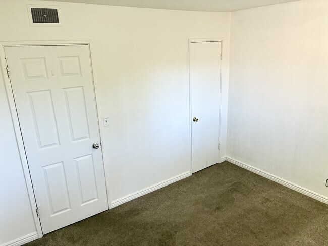 Building Photo - 631 N 120 E