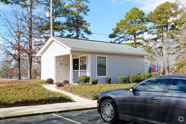 Building Photo - Woodhaven Apartments