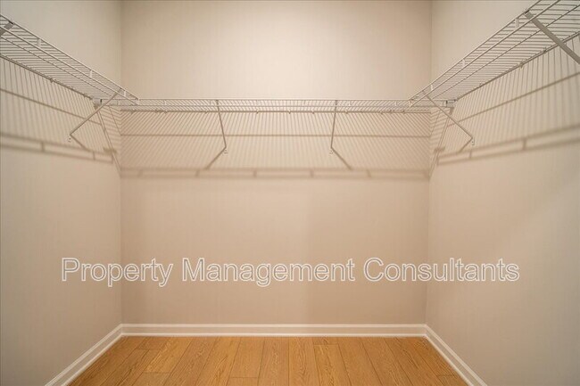 Building Photo - 22772 Dashwood Ln