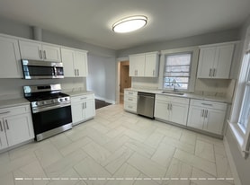 Building Photo - 10 Fletcher Ter