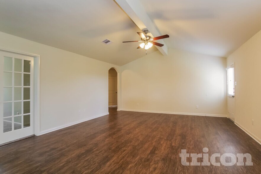 Building Photo - 2310 Regatta Ln