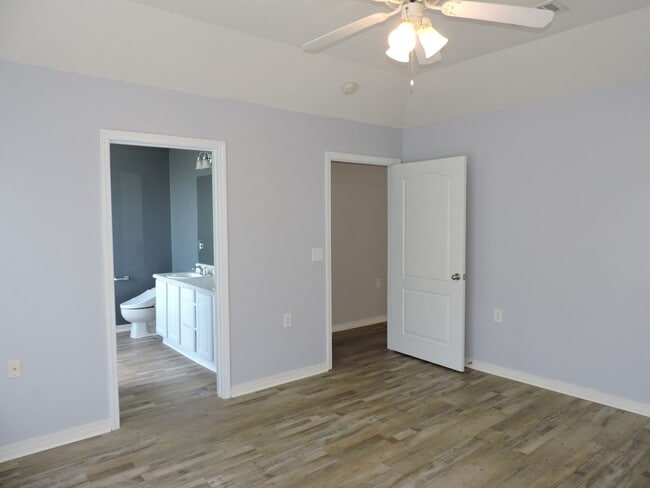 Building Photo - Easy access to Whiting Field & Pensacola!