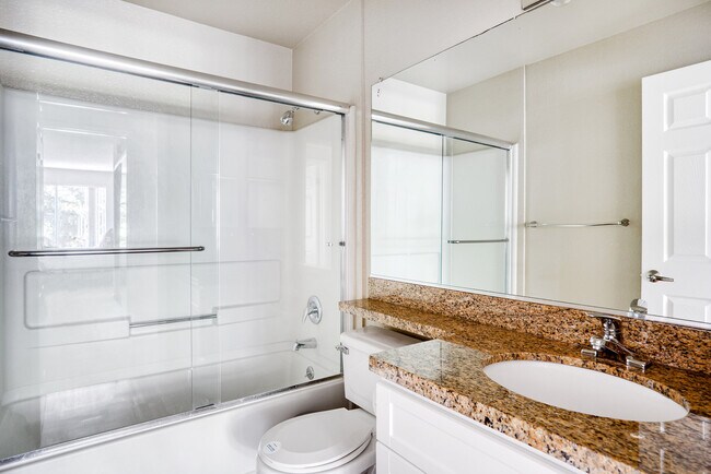 Building Photo - 141 Saratoga Ave