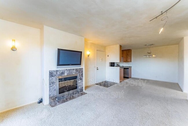 Building Photo - 3204 Golden Oaks Ln