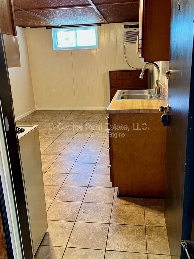 Building Photo - 117 N Shamrock St