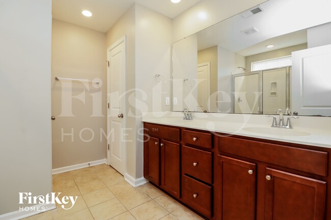 Building Photo - 353 Bradley Bend Dr