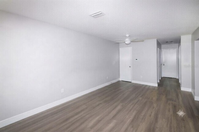 Building Photo - 1834 Bough Ave