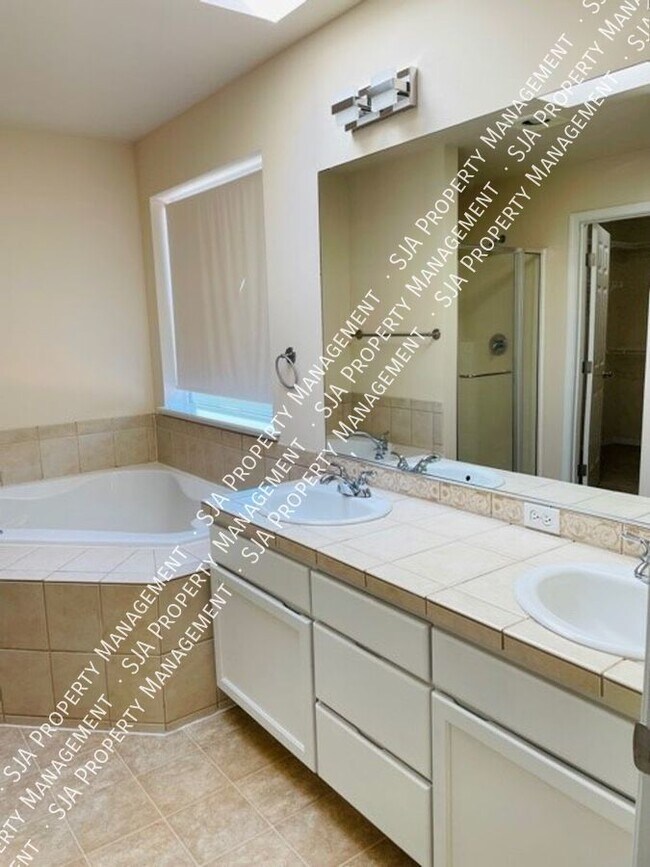 Building Photo - 4117 151st St SE