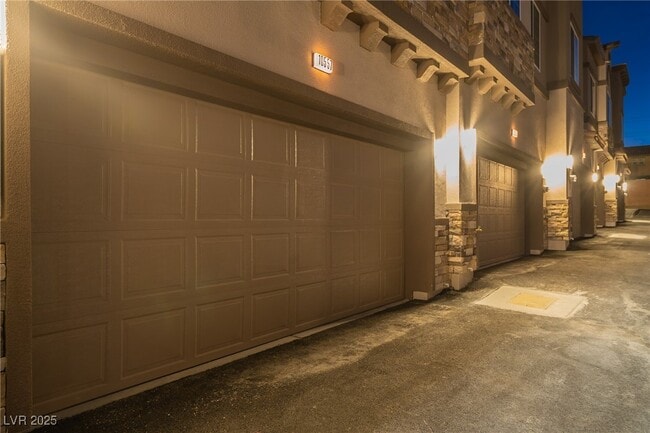 Building Photo - 10557 Ridge Glow Ave