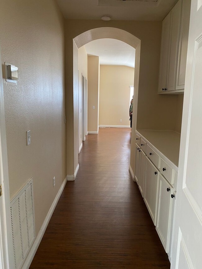 Building Photo - 12720 Lasselle St