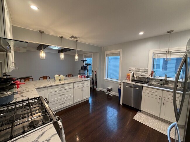 Building Photo - 29 Walsh Ave