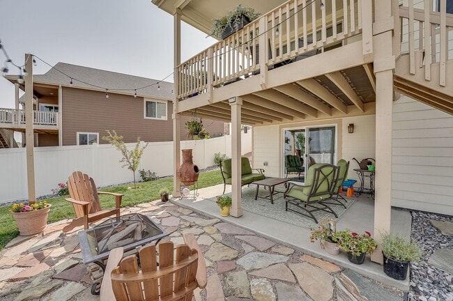 Building Photo - Stunning 4 Bed, 3 1/2 Bath House in Severance!