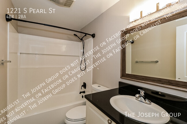 Building Photo - 1221 S Pearl St