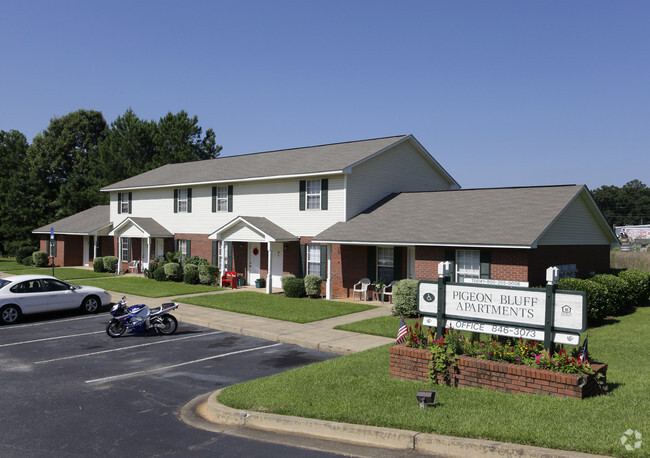 Primary Photo - Pigeon Bluff Apartments