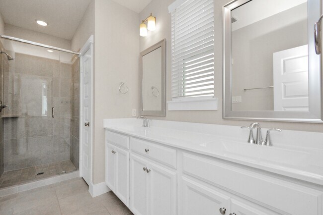 Building Photo - 731 Strawberry Pines Ct