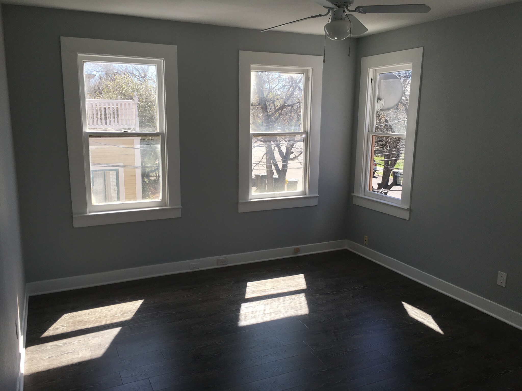 Building Photo - 506 E Guenther St