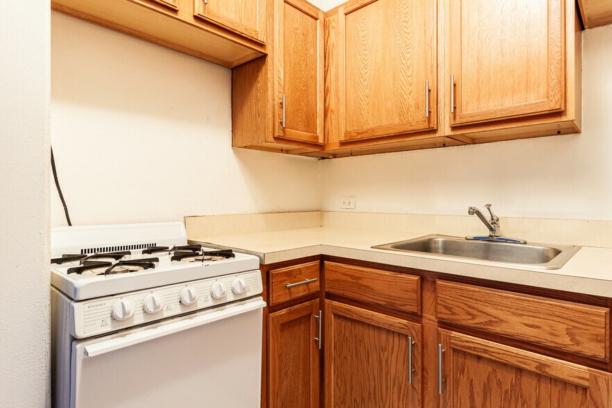 Building Photo - 1154 N Dearborn St