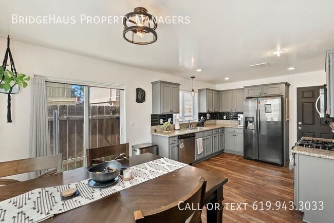 Building Photo - 832 Georgia St