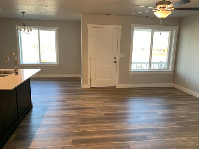 Building Photo - 70 E Ginger Gold Rd