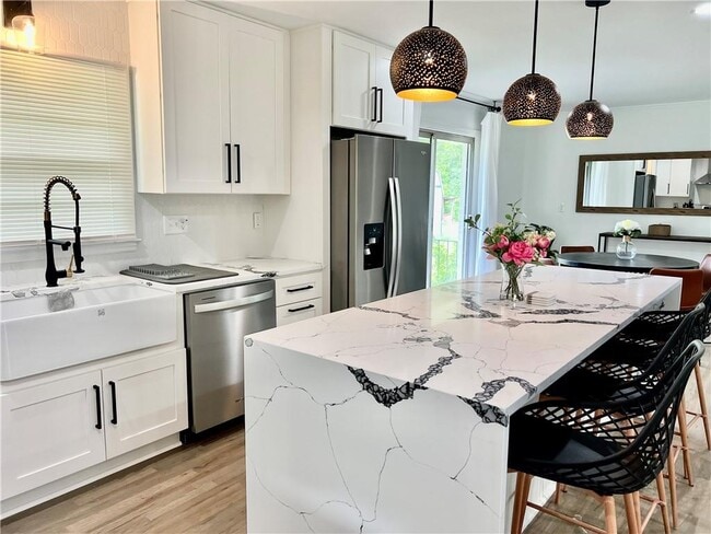 Building Photo - 2984 Lavista Ct