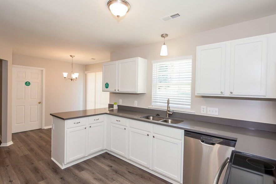 Building Photo - 12526 Cheryl Anne Pl
