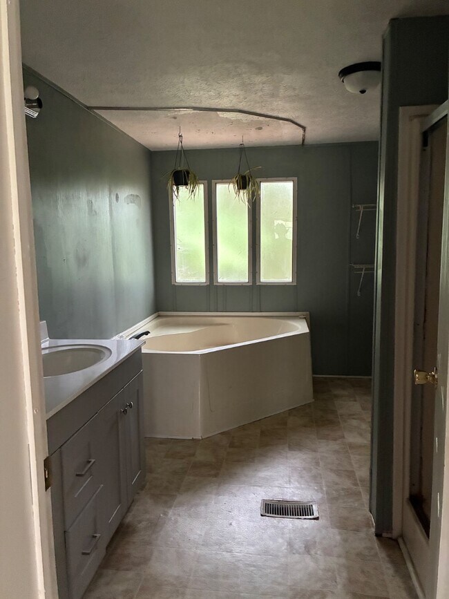 Building Photo - 4180 Valley Trail